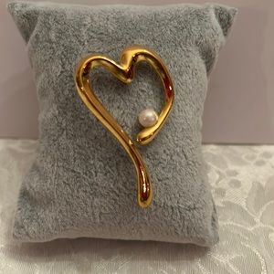 Freeform Goldtone Heart Pin/Brooch with Pearl